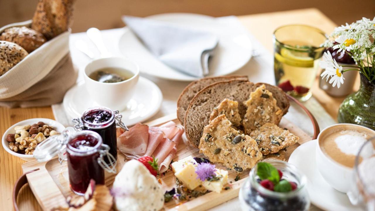 Natura Boutique Chalet Wellness Spa Dobbiaco Eksteriør billede