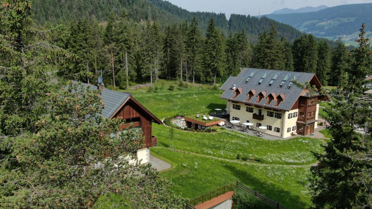 Natura Boutique Chalet Wellness Spa Dobbiaco Eksteriør billede