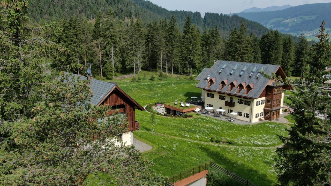 Natura Boutique Chalet Wellness Spa Hotel Dobbiaco Eksteriør billede