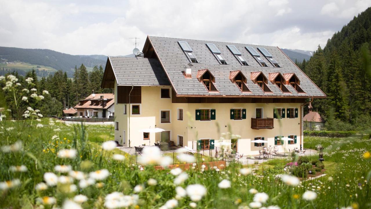 Natura Boutique Chalet Wellness Spa Dobbiaco Eksteriør billede